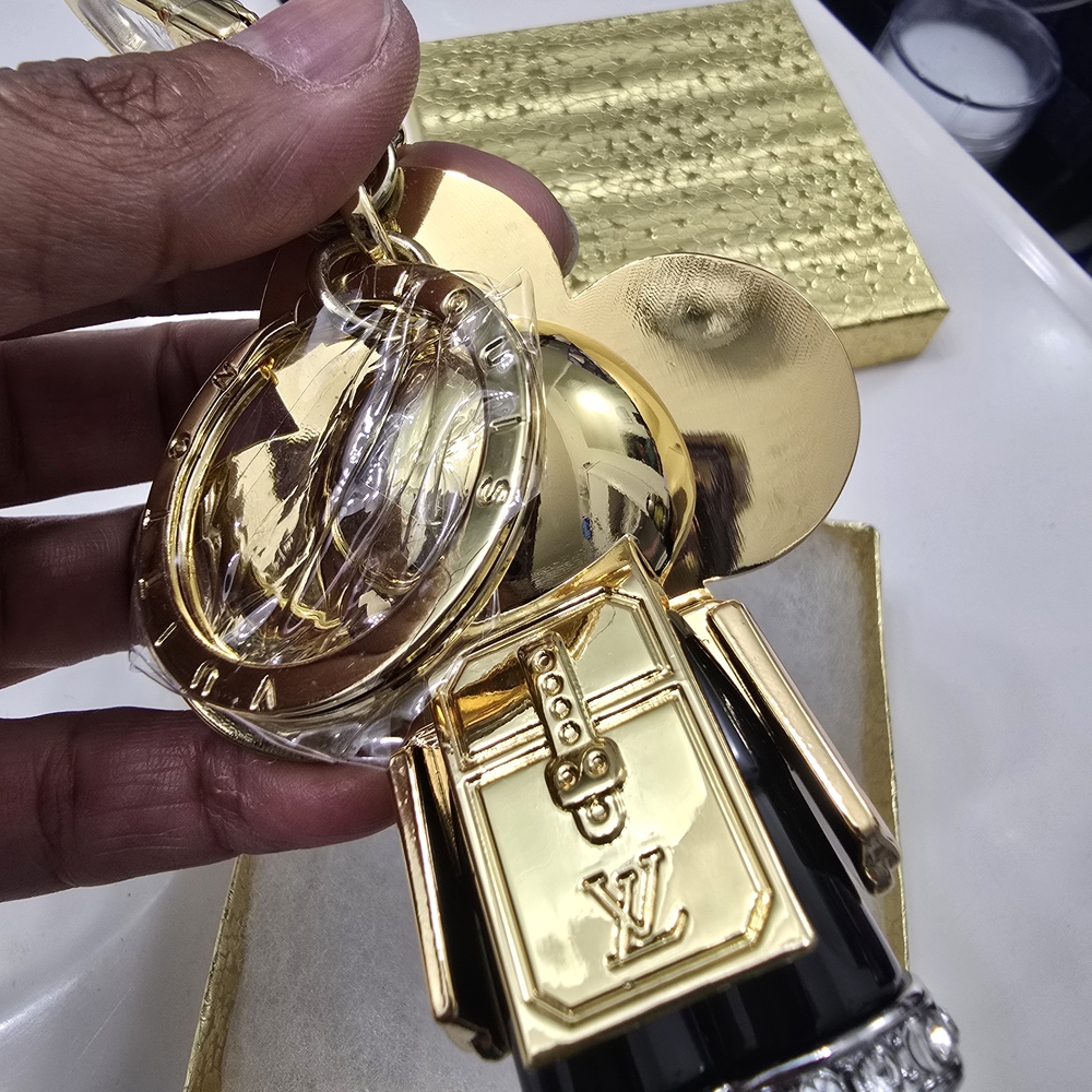 Louis Vuitton Gold and Black Keychain - Picture 5 of 9